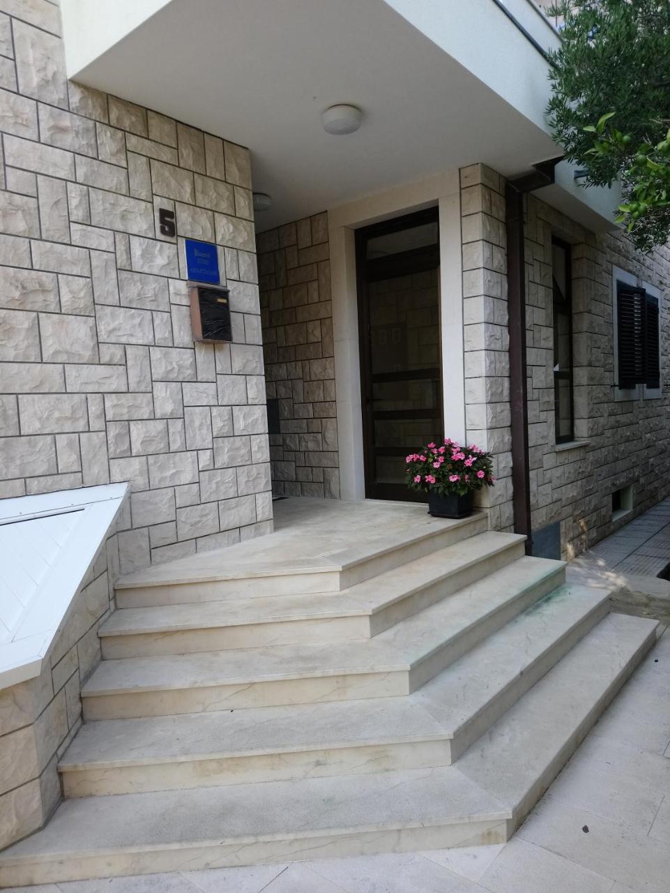Guesthouse Mario&Marina Makarska Eksteriør billede