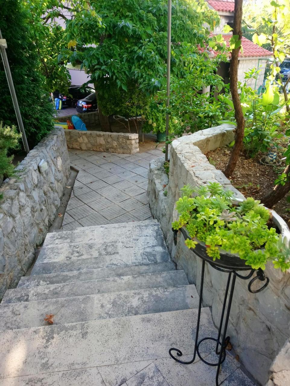 Guesthouse Mario&Marina Makarska Eksteriør billede